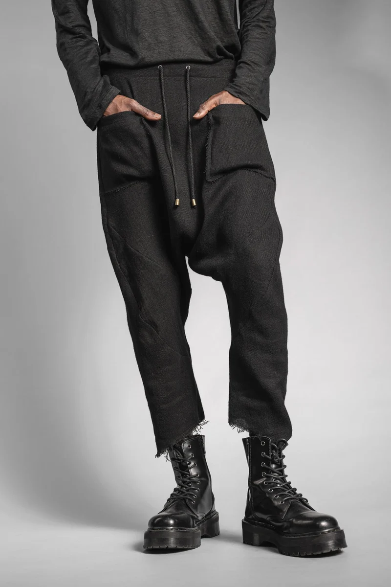 eigensinnig wien | Russell | Schwarze Designer Woll-Cropped Drop Crotch Pants