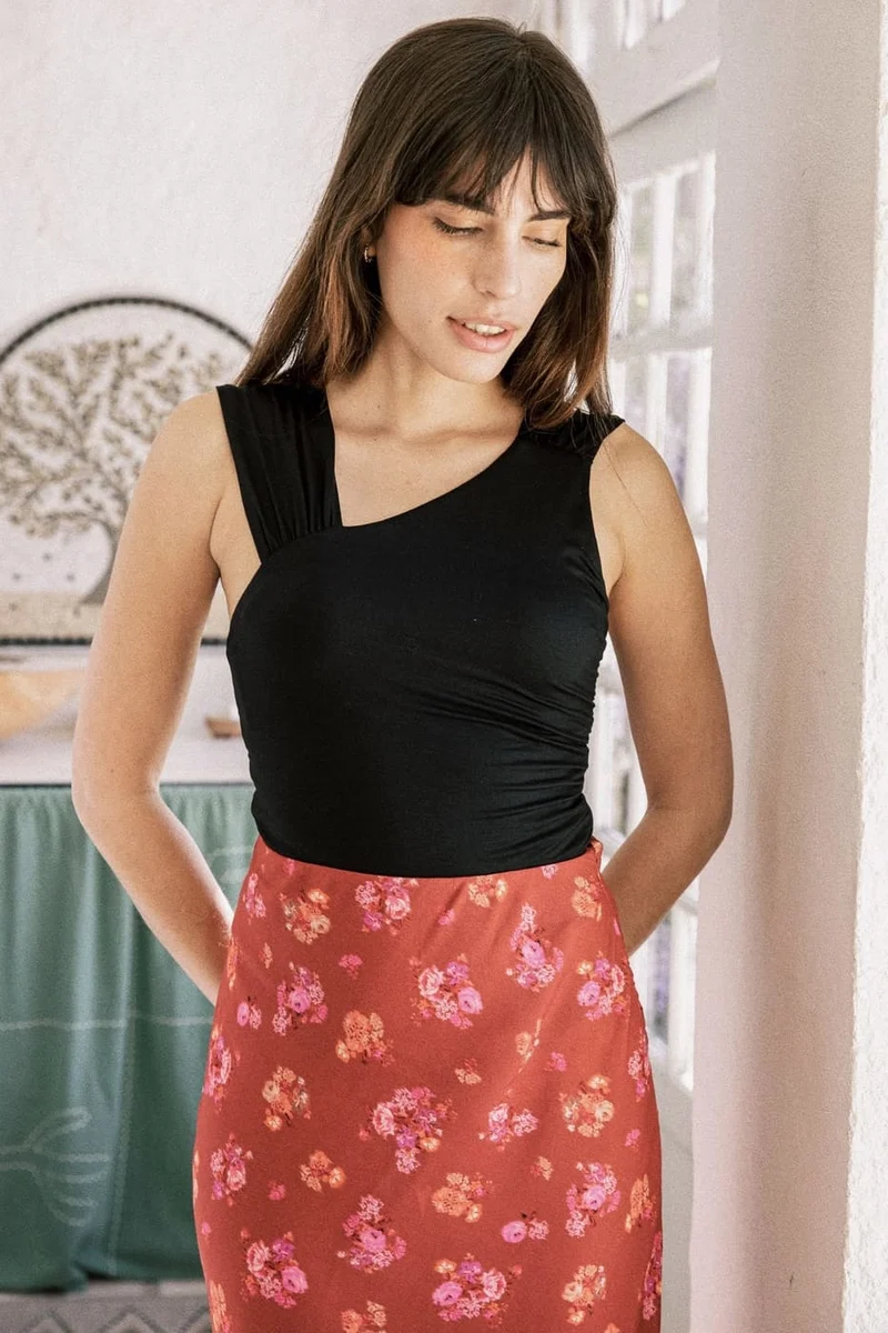 Schwarzer Body Nolana aus Tencel von Avani