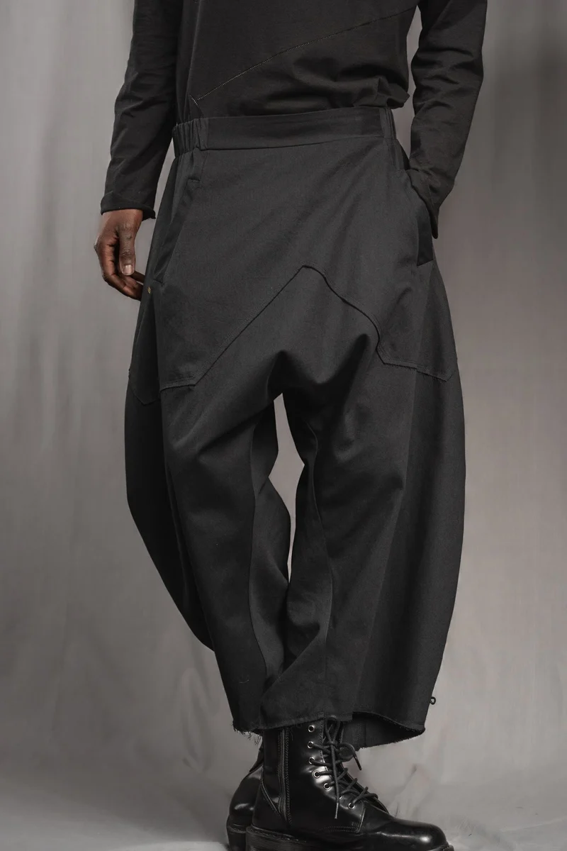eigensinnig wien | Tuareg | Schwarze, leichte Designer Drop-Crotch Haremshose aus Baumwolle