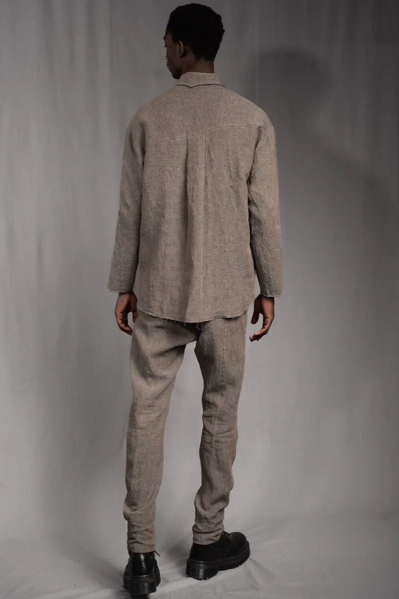 eigensinnig wien | GroTho | Designer-Sommeranzug für Herren aus Leinen mit Overshirt und schmaler Hose
