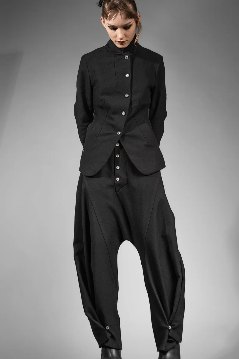 eigensinnig wien | ColCar | Extravaganter, schwarzer Damen-Woll-Anzug mit weiter Hose
