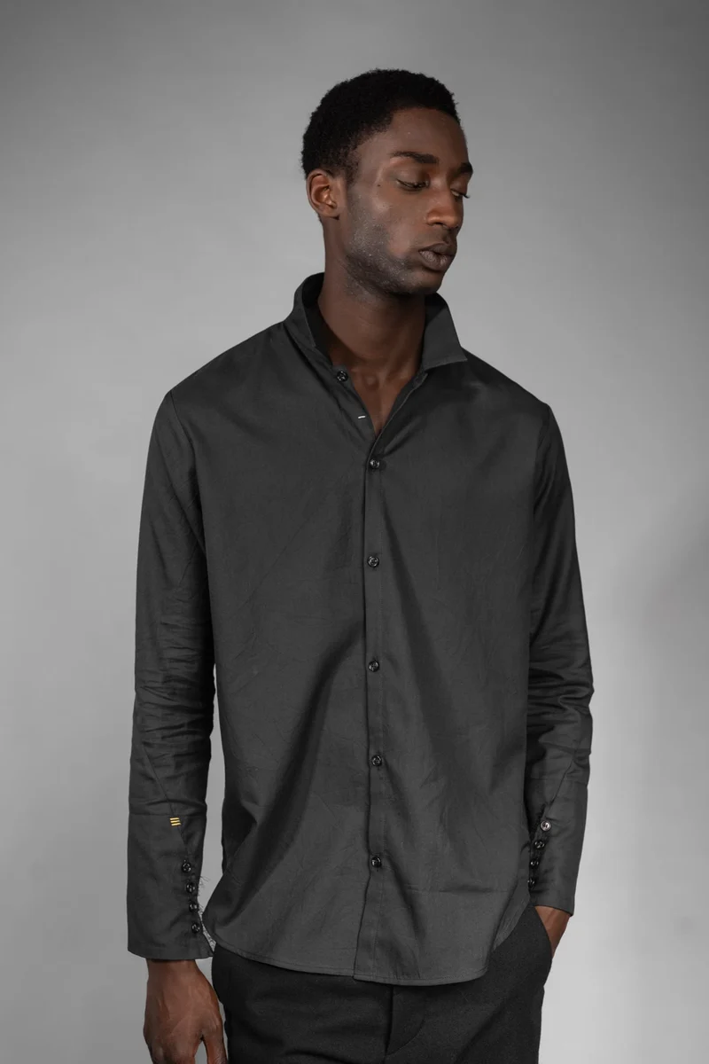 eigensinnig wien | Gruen | Schwarzes Designer-Herrenhemd aus luxuriöser, italienischer Baumwolle