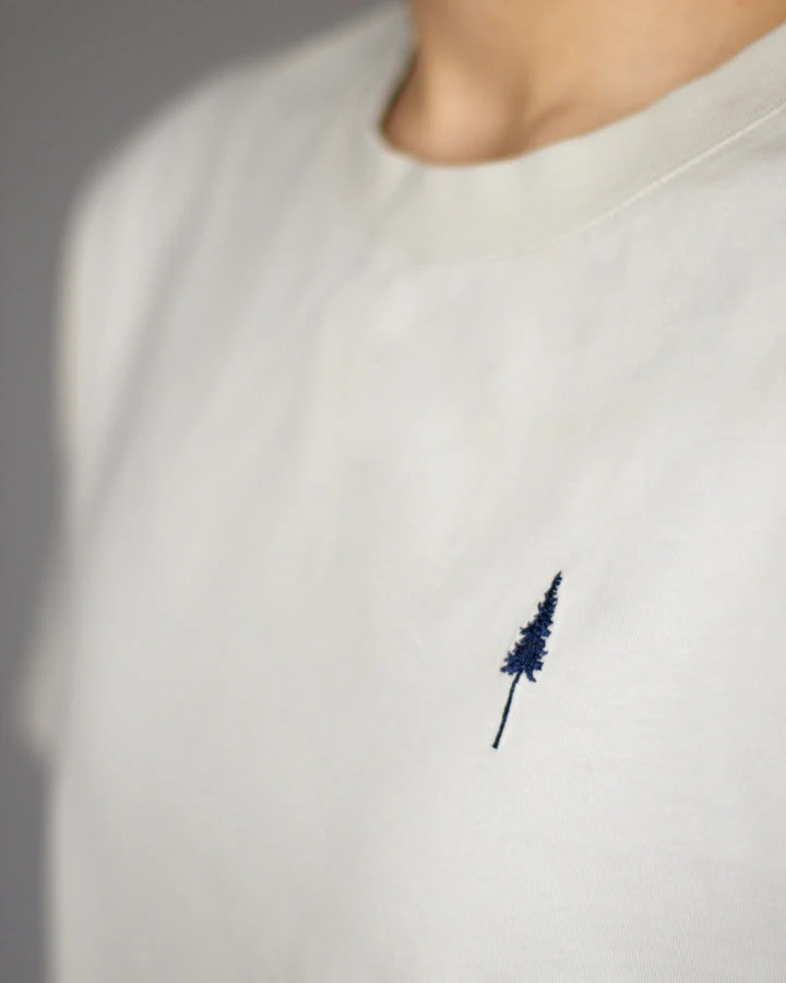 Beiges T-Shirt Tree Anniversary von Nikin