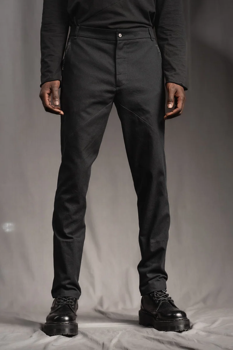 eigensinnig wien | Eisler | Extravagante, schwarze Herren Slim-Fit Designerhose aus leichter Baumwolle