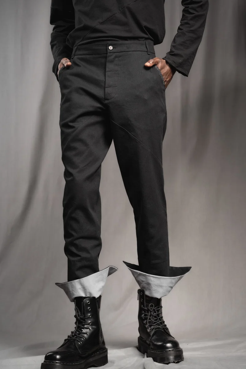 eigensinnig wien | Eisler | Extravagante, schwarze Herren Slim-Fit Designerhose aus leichter Baumwolle