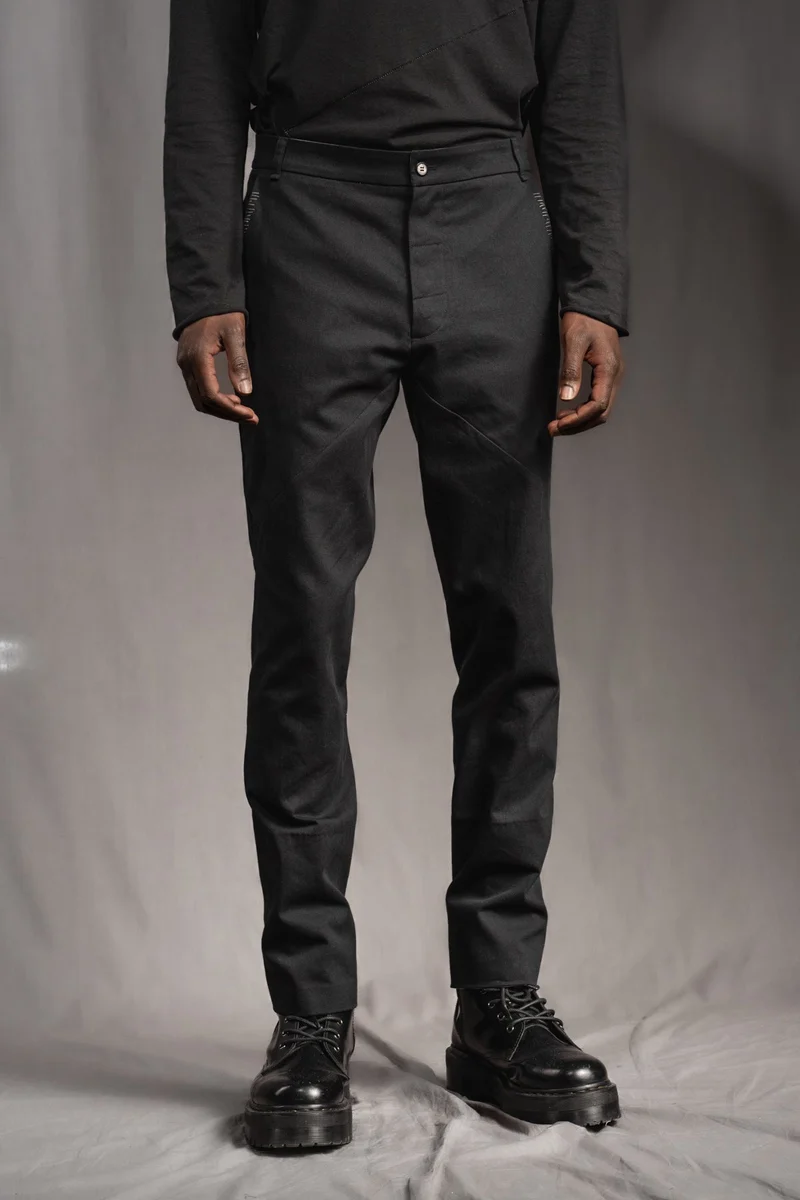 eigensinnig wien | Eisler | Extravagante, schwarze Herren Slim-Fit Designerhose aus leichter Baumwolle