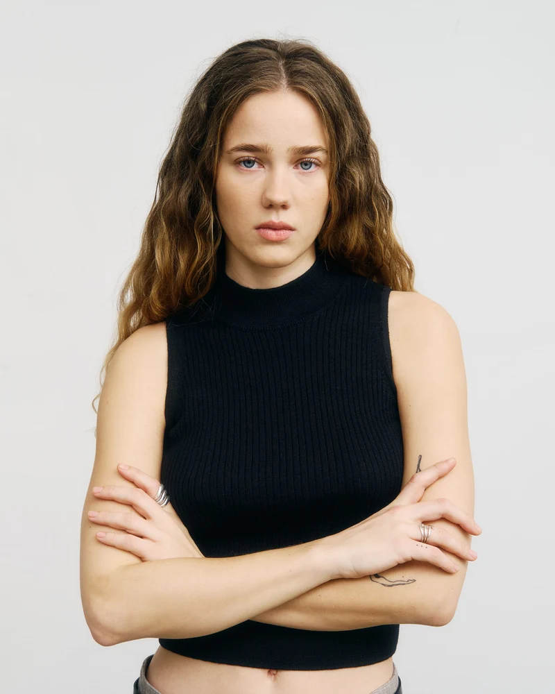 Schwarzes Stricktop Singlet aus 100% Merinowolle von Rotholz