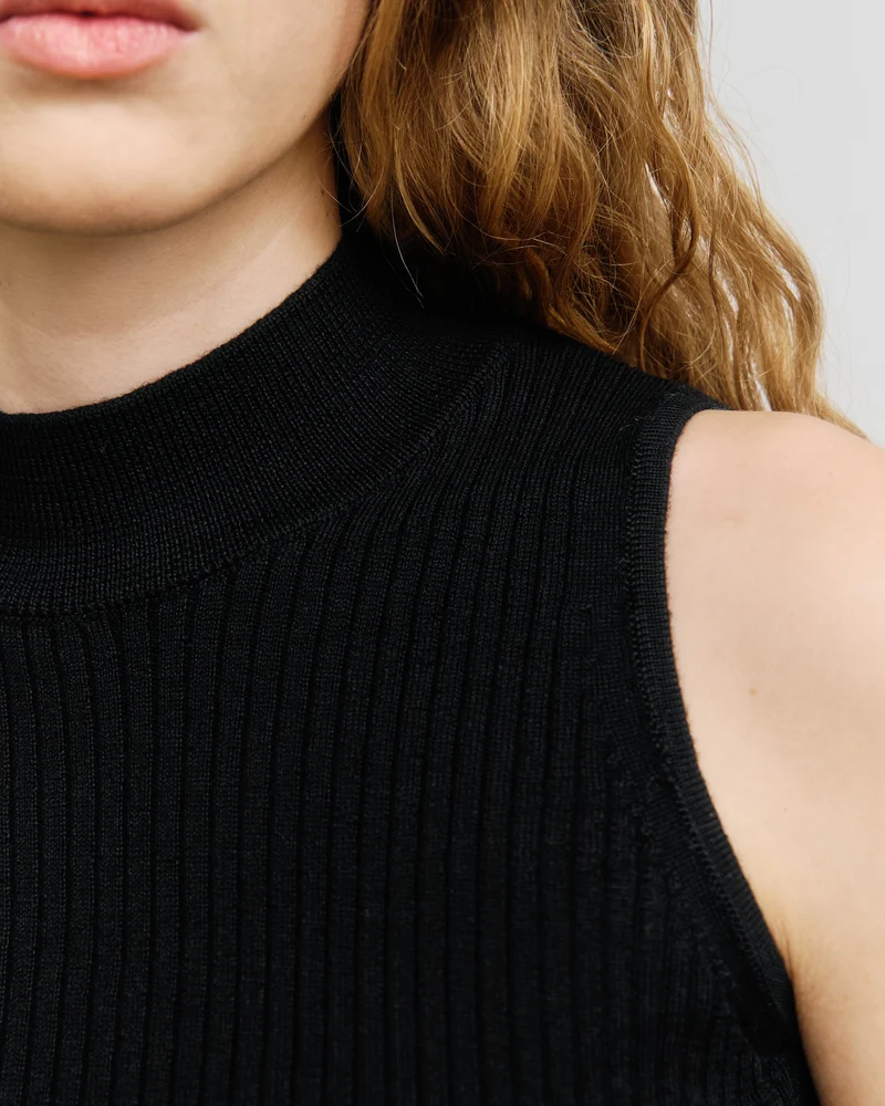 Schwarzes Stricktop Singlet aus 100% Merinowolle von Rotholz