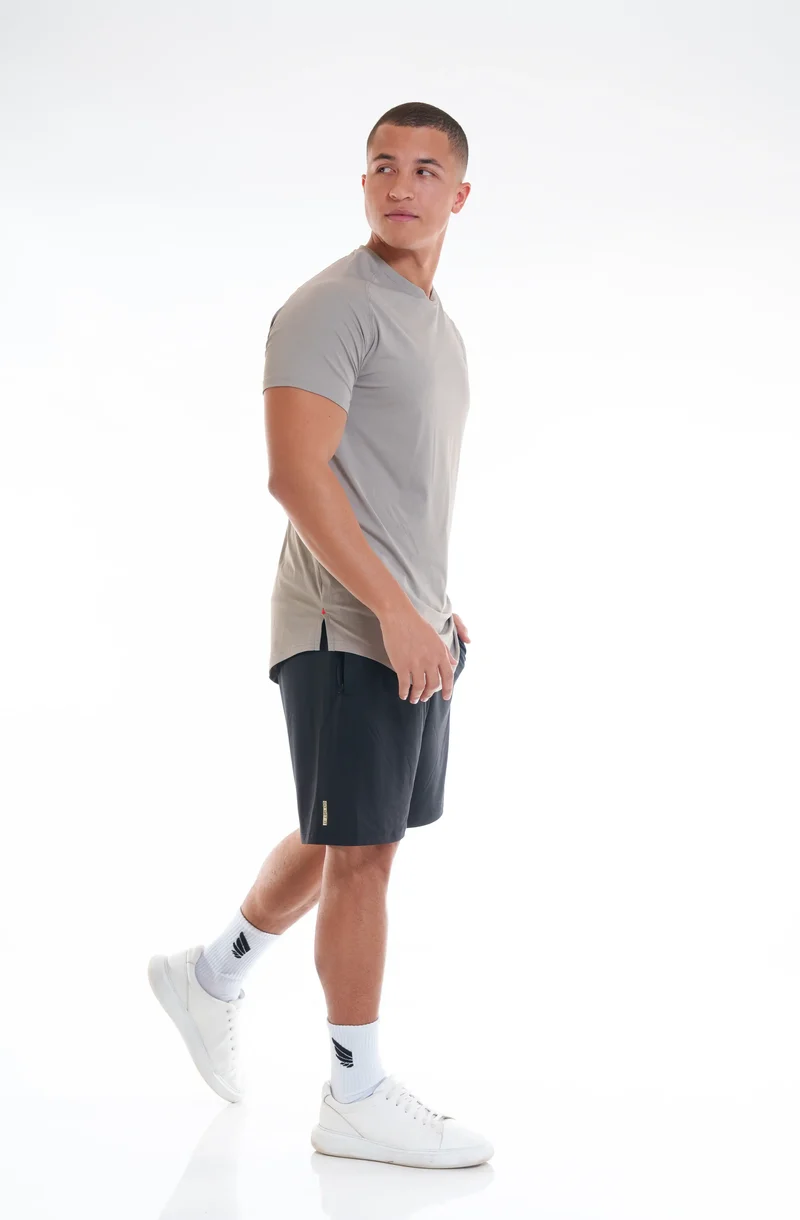 Schwarze Shorts Zeyla Performance aus recyceltem Polyester von Nivays