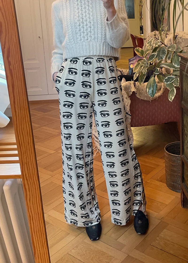 Beige Hose Milan All Eyes aus Lyocell von Komana