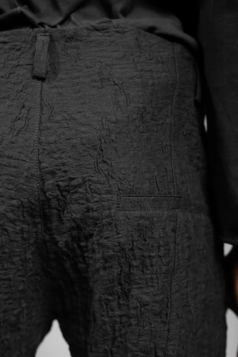 eigensinnig wien | Gropius | Extravagante, schwarze Herren-Chinohose aus exklusiver japanischer Baumwolle