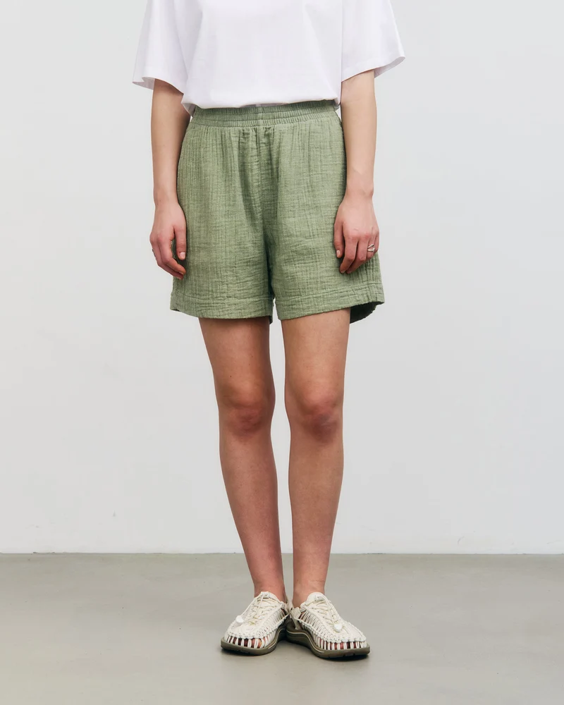 Grüne Musselin Shorts aus Bio-Baumwolle von Rotholz