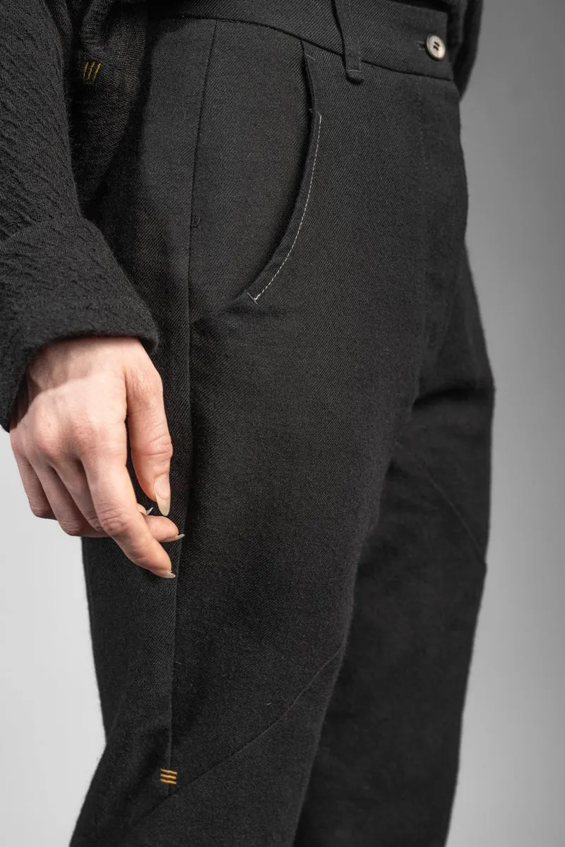 eigensinnig wien | Victoria | Schwarze, schmale Damen Anzug-Wollhose aus exklusiver japanischer Wolle