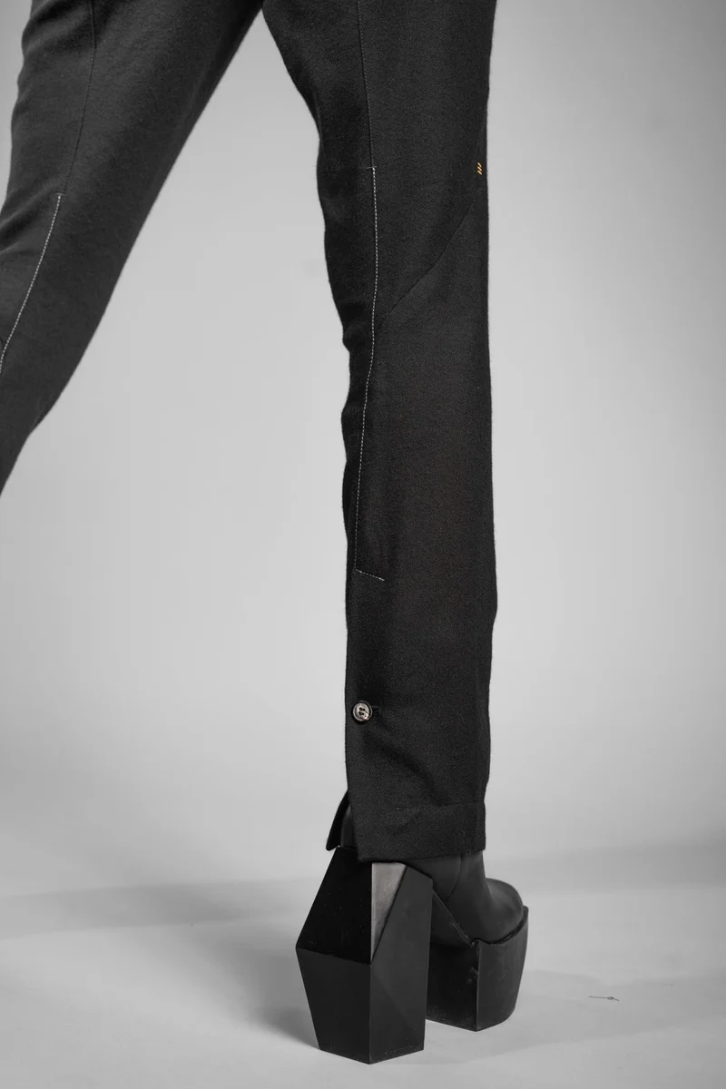 eigensinnig wien | Victoria | Schwarze, schmale Damen Anzug-Wollhose aus exklusiver japanischer Wolle