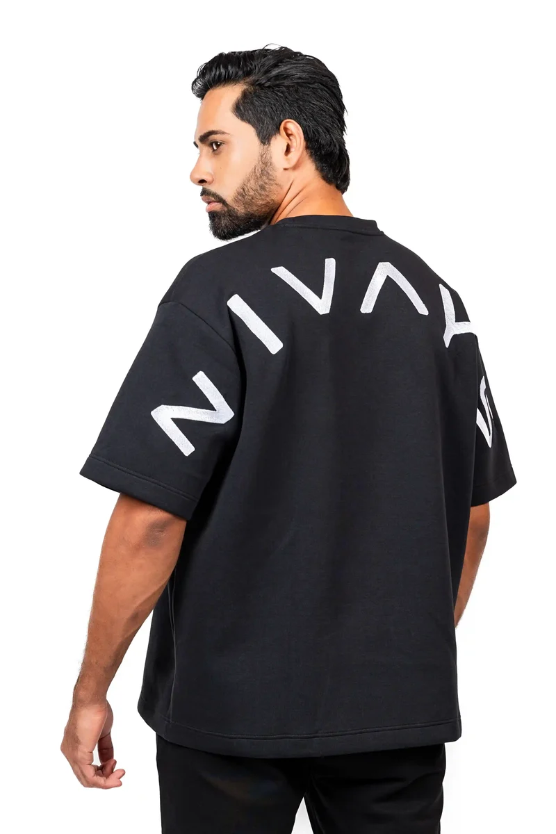 Schwarzes Shirts Gravity Oversized Signature aus Baumwolle von Nivays