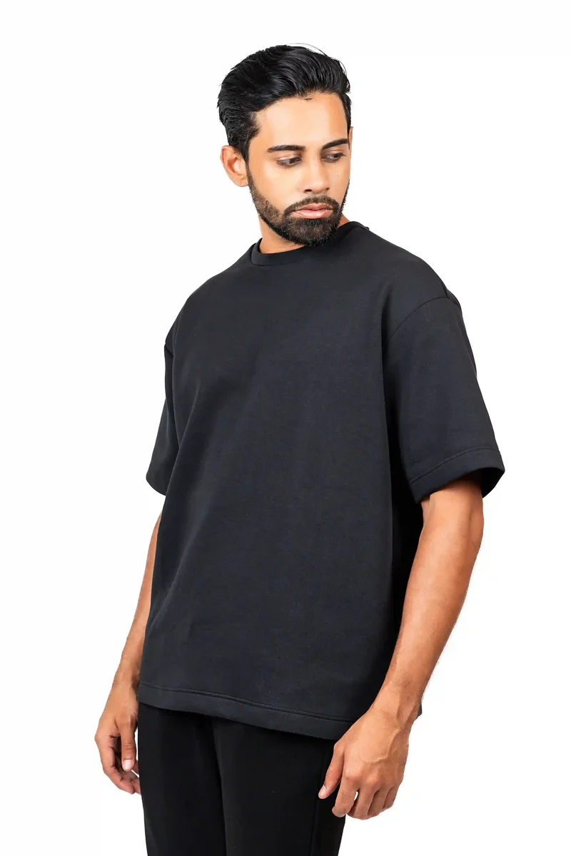 Schwarzes Shirts Gravity Oversized Signature aus Baumwolle von Nivays