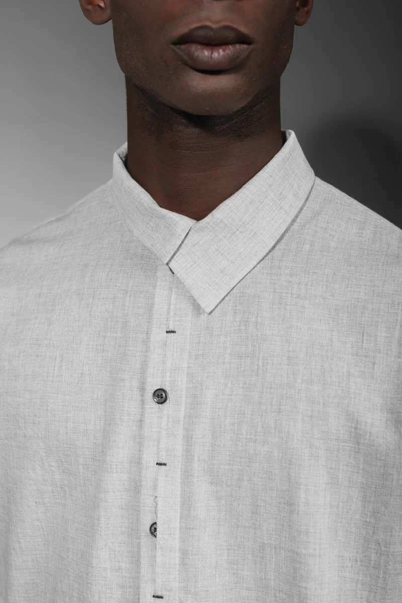 eigensinnig wien | Wittgenstein | Weißes Herren Designerhemd mit unkonventionellem Kragen aus japanischer Baumwolle