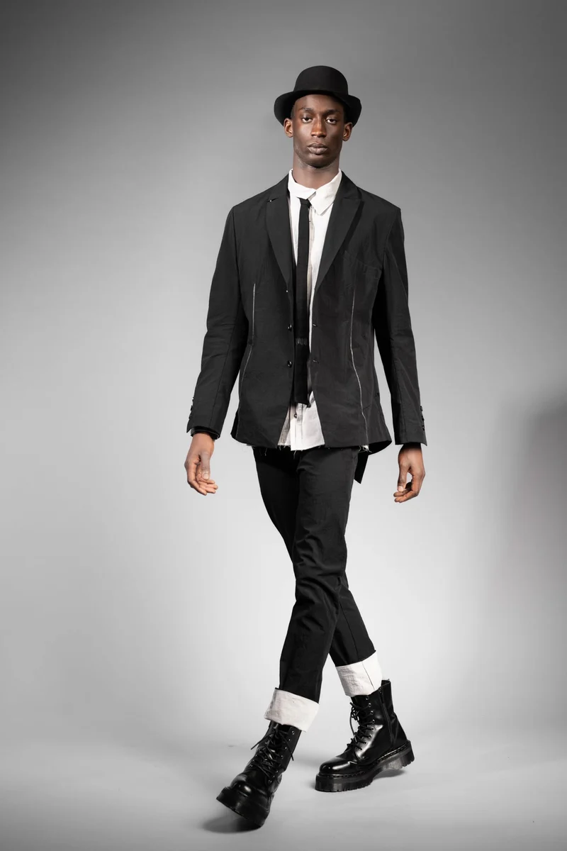 eigensinnig wien | ArgGro | Schwarzer Slim Fit Designer Herrenanzug aus japanischer Baumwolle
