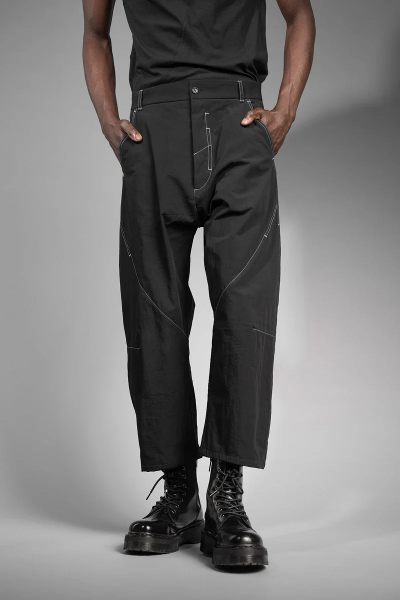 eigensinnig wien | Quarles | Schwarze Designer Baggy Pants aus japanischer Baumwolle