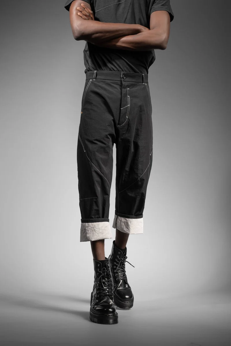 eigensinnig wien | Quarles | Schwarze Designer Baggy Pants aus japanischer Baumwolle