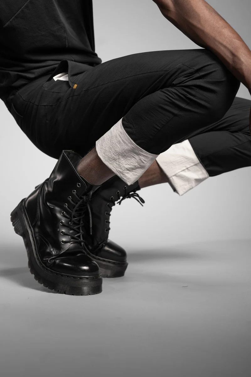 eigensinnig wien | Gropius | Elegante, schwarze Designer Herren-Chino Hose aus japanischer Baumwolle
