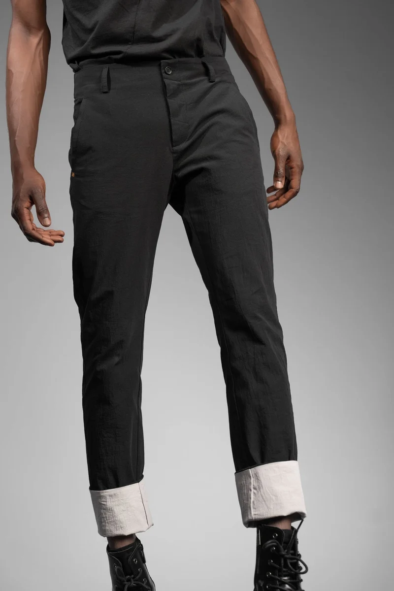 eigensinnig wien | Gropius | Elegante, schwarze Designer Herren-Chino Hose aus japanischer Baumwolle