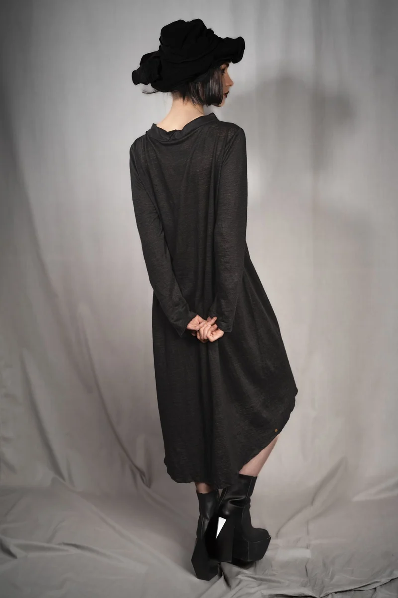 eigensinnig wien | Davis | Exklusives, schwarzes Designer Leinenkleid aus Feinstrick