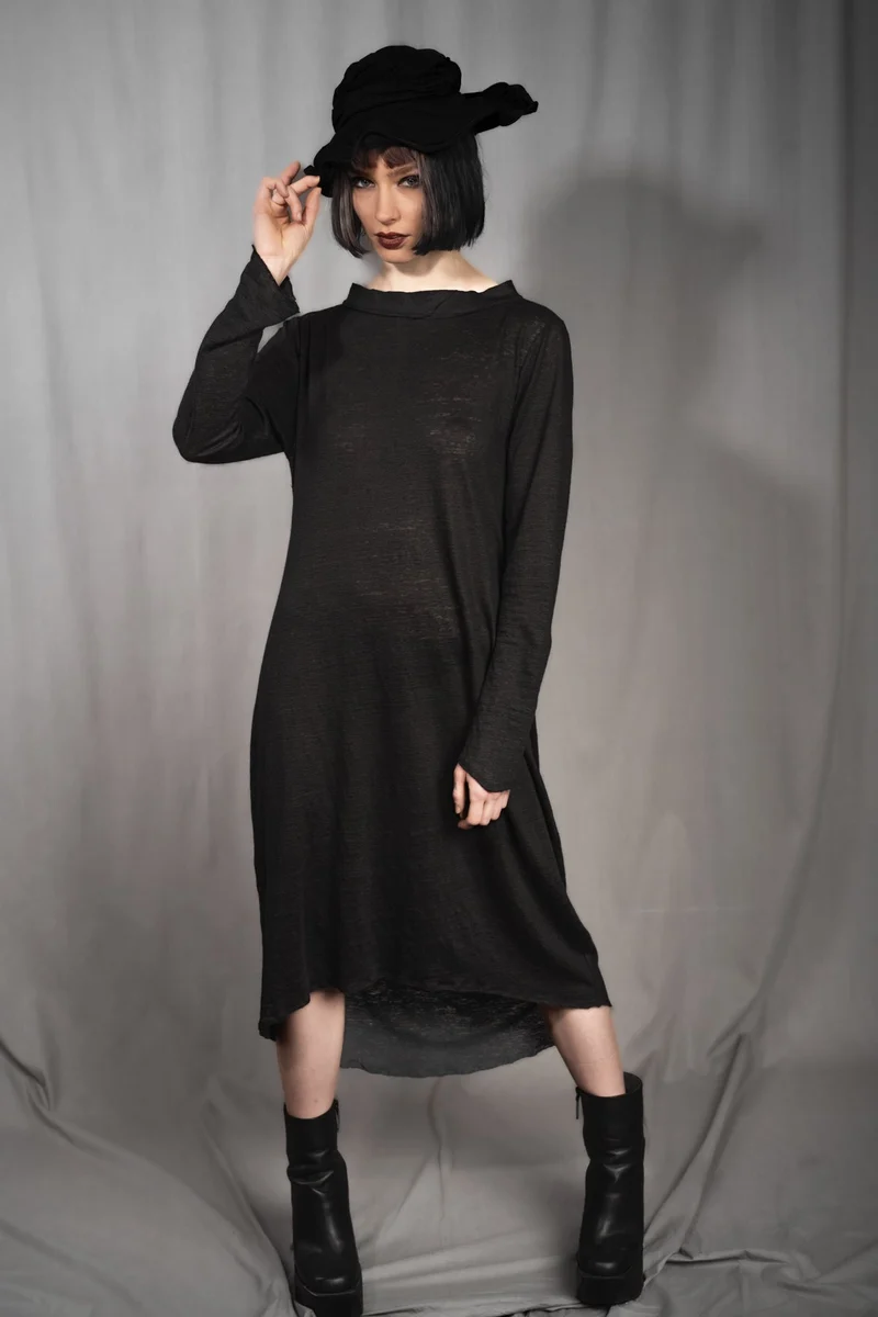 eigensinnig wien | Davis | Exklusives, schwarzes Designer Leinenkleid aus Feinstrick
