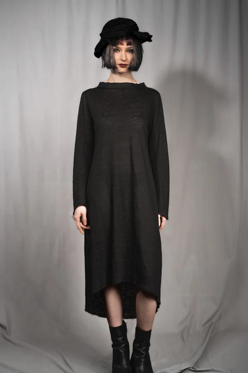 eigensinnig wien | Davis | Exklusives, schwarzes Designer Leinenkleid aus Feinstrick