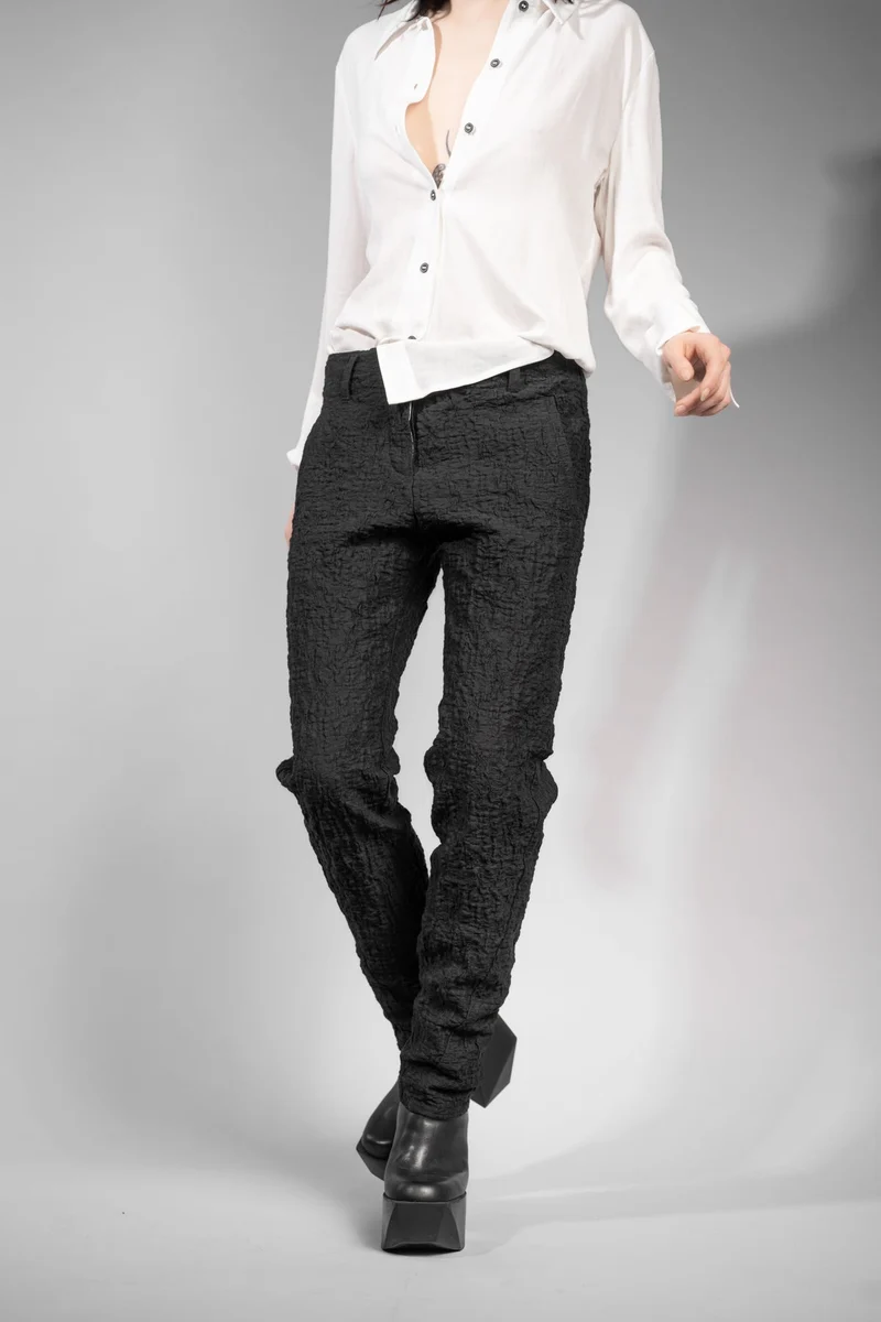 eigensinnig wien | Didion | Extravagante, schwarze Damen-Chinohose aus exklusiver japanischer Baumwolle