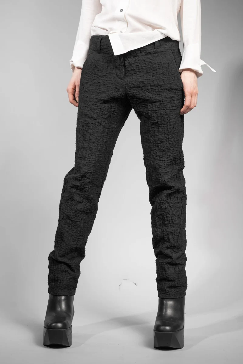 eigensinnig wien | Didion | Extravagante, schwarze Damen-Chinohose aus exklusiver japanischer Baumwolle