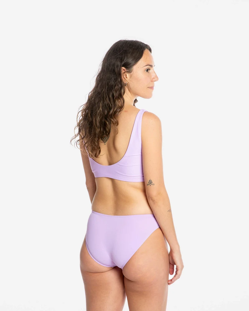 Lila Bikiniunterteil aus nachhaltigem Econyl von Matona