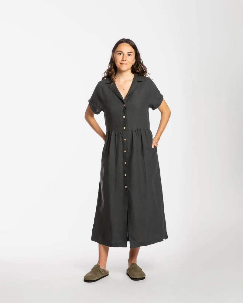 Schwarzes Kleid aus 100% Leinen von Matona