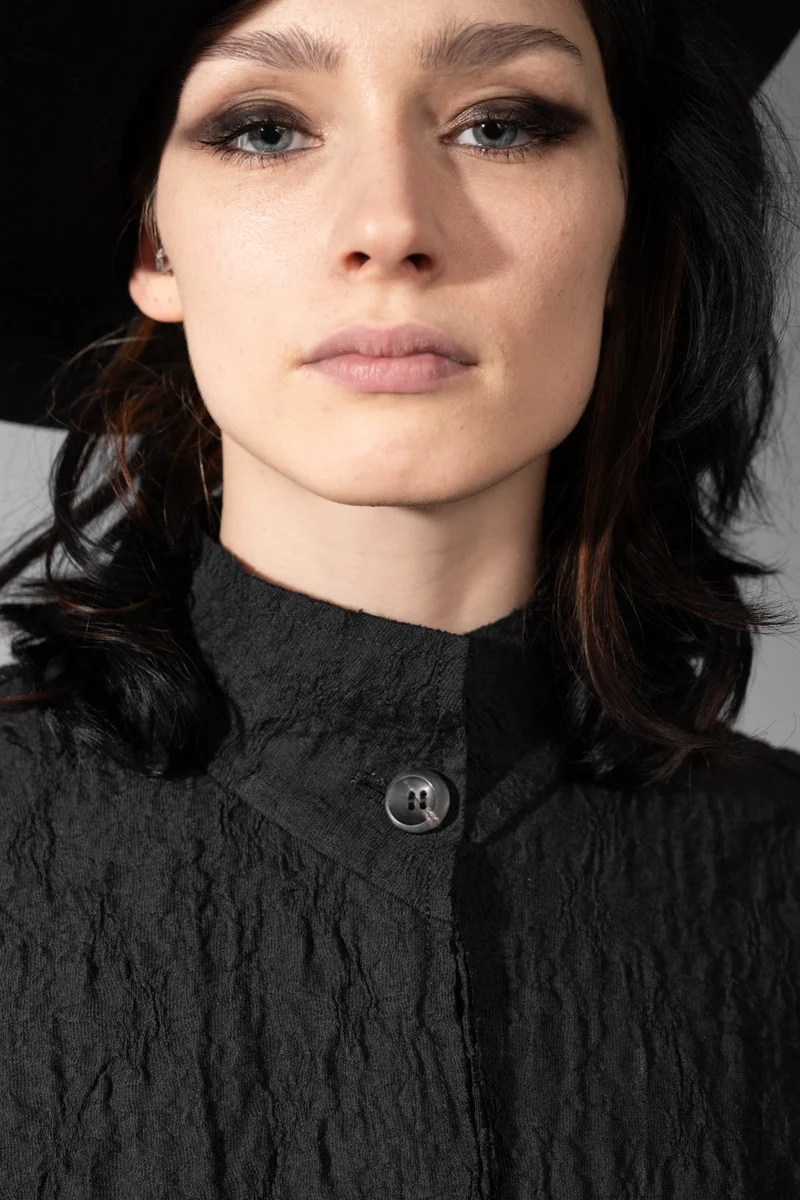 eigensinnig wien | Piaf | Extravagantes, asymmetrisches schwarzes Kleid aus japanischer Baumwolle