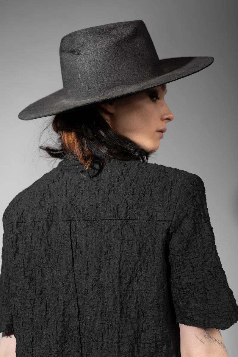eigensinnig wien | Piaf | Extravagantes, asymmetrisches schwarzes Kleid aus japanischer Baumwolle