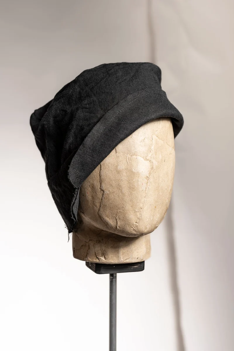 eigensinnig wien | Chaplin | Außergewöhnlicher Designer Fischerhut aus Leinen in Schwarz