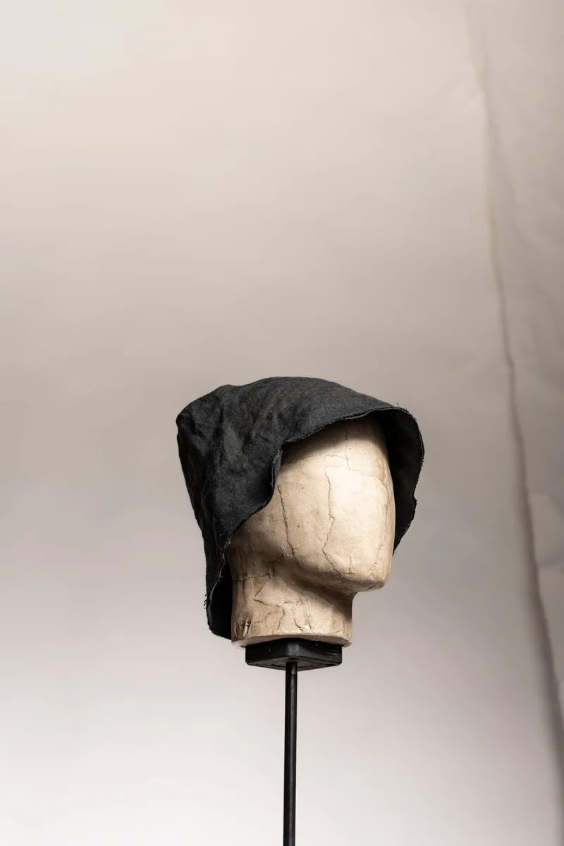 eigensinnig wien | Chaplin | Außergewöhnlicher Designer Fischerhut aus Leinen in Schwarz