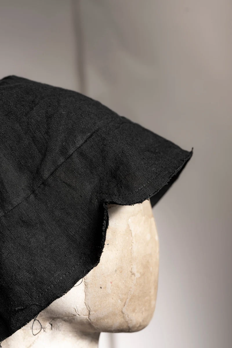 eigensinnig wien | Chaplin | Außergewöhnlicher Designer Fischerhut aus Leinen in Schwarz