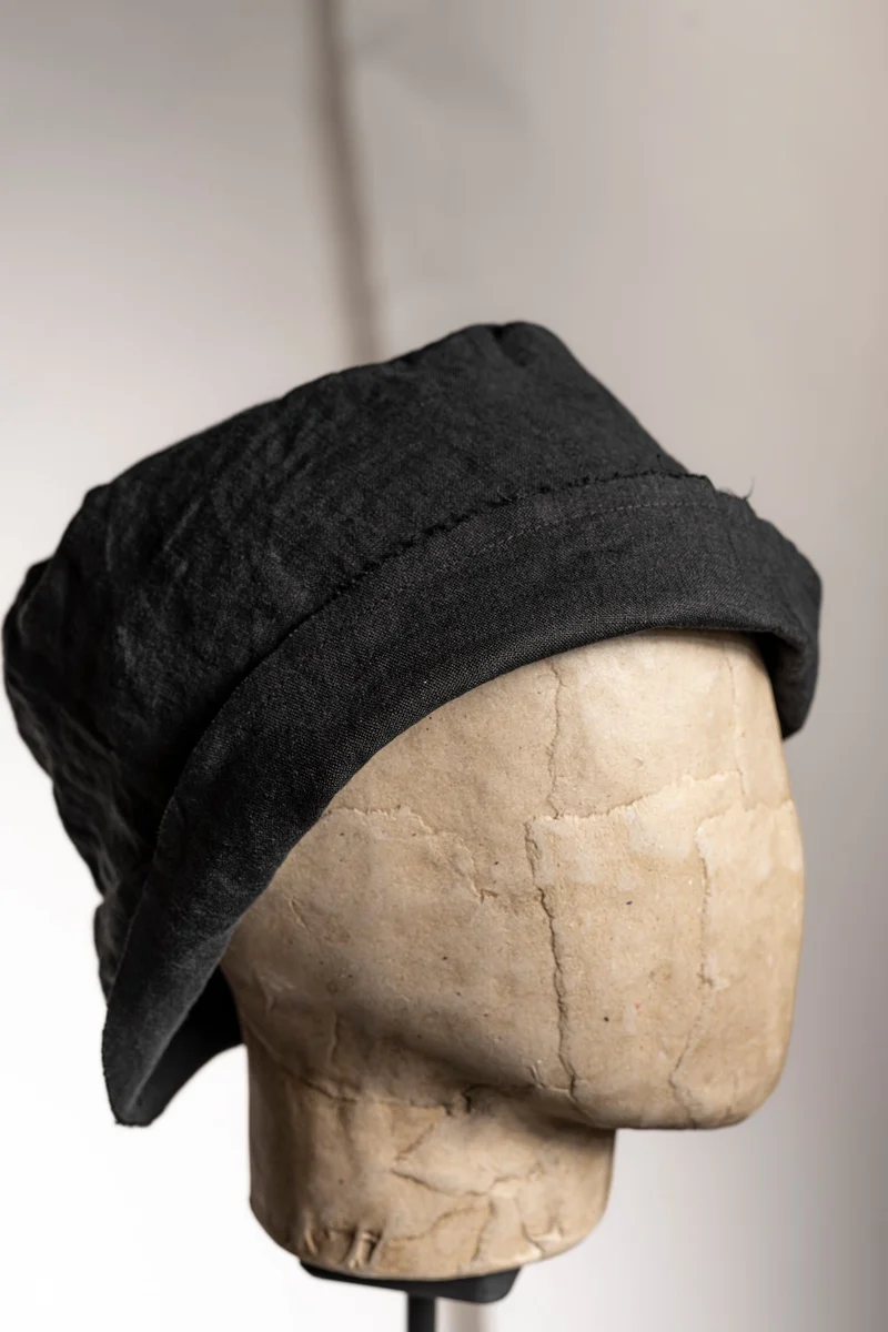 eigensinnig wien | Chaplin | Außergewöhnlicher Designer Fischerhut aus Leinen in Schwarz