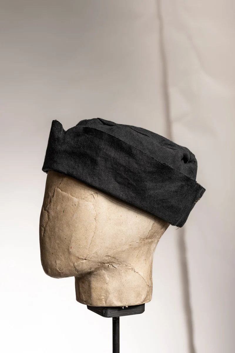 eigensinnig wien | Chaplin | Außergewöhnlicher Designer Fischerhut aus Leinen in Schwarz