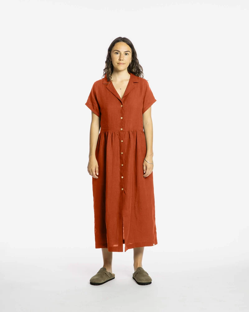 Rotbraunes Kleid aus 100% Leinen von Matona