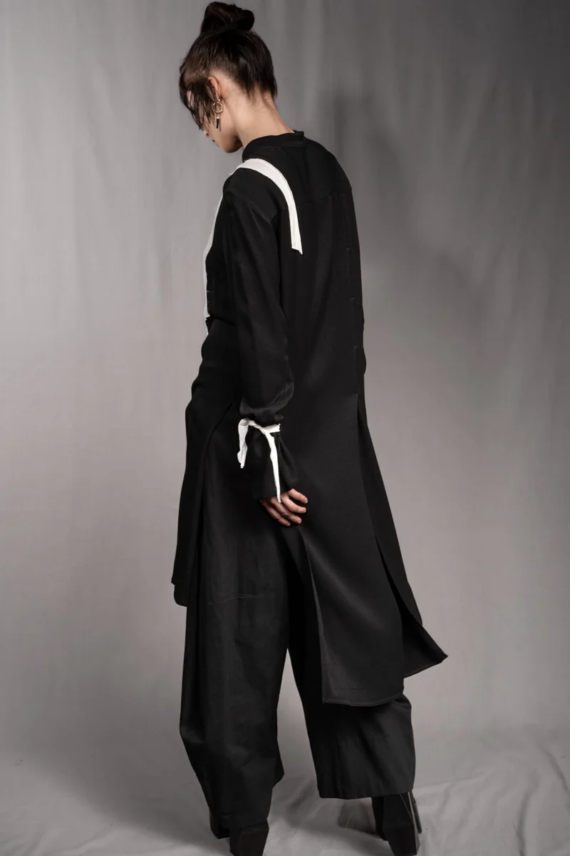 eigensinnig wien | PJ | Elegantes Blusenkleid im extravaganten Grunge Style