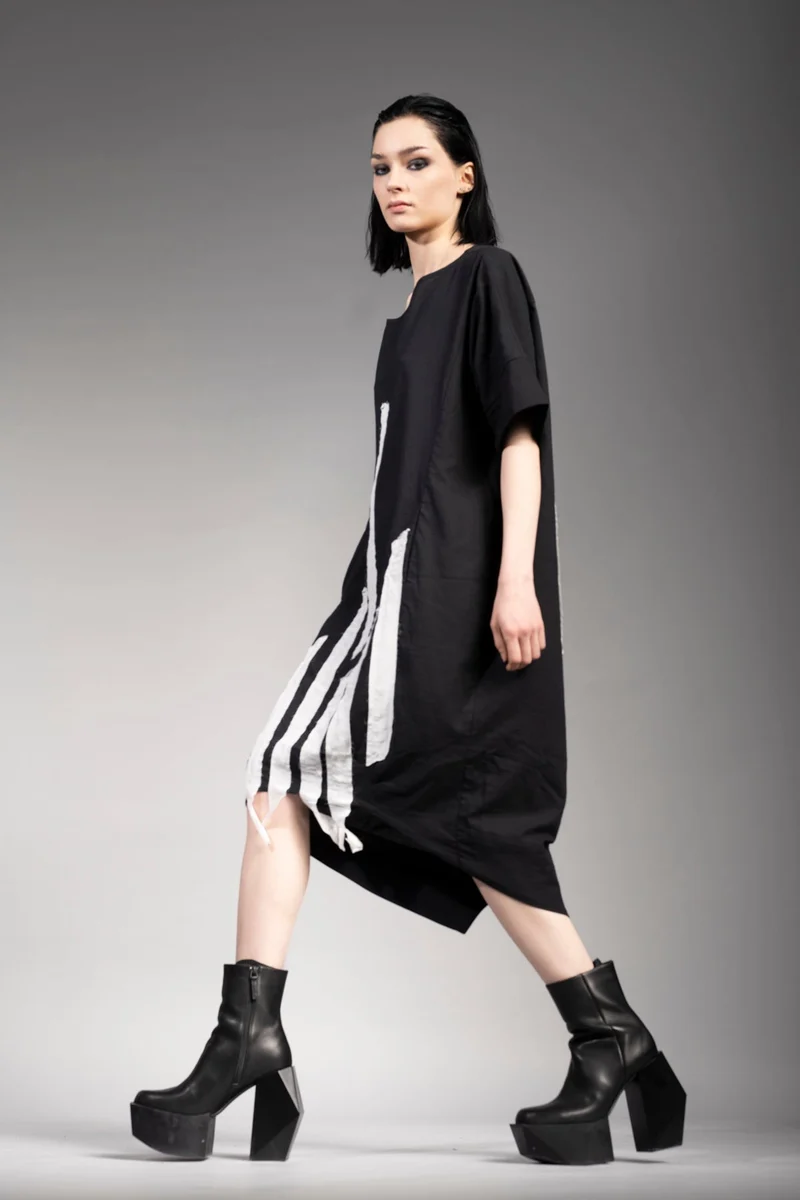 eigensinnig wien | Siouxsie | Extravagantes Grunge Kleid in Schwarz