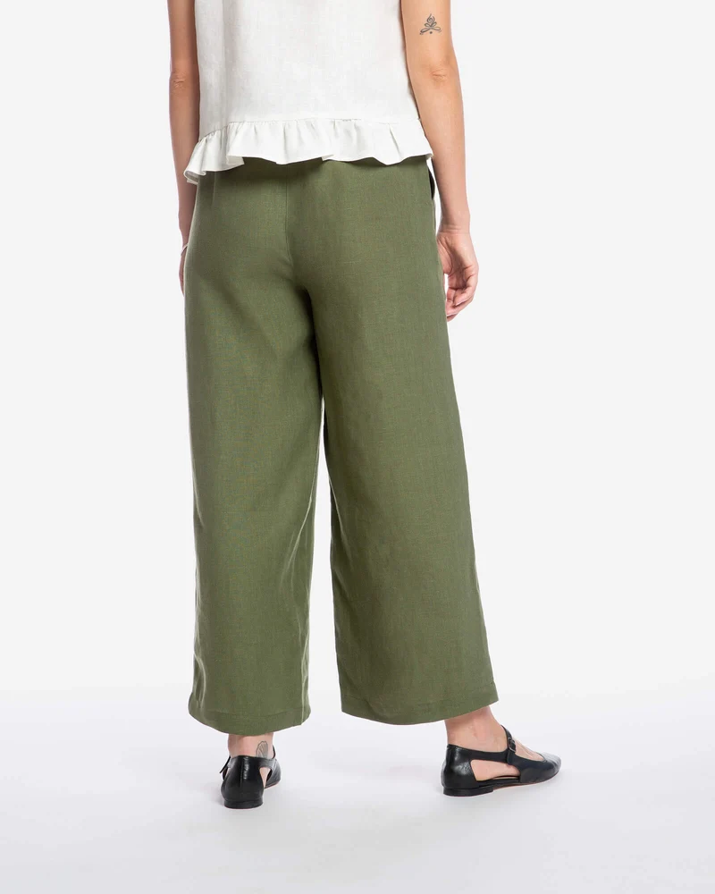 Olivegrüne Culotte Hose aus 100% Leinen von Matona