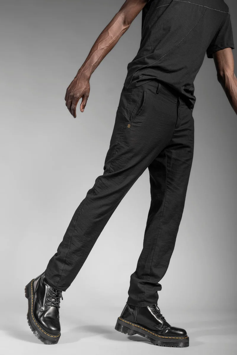eigensinnig wien | Gropius | Leichte Designer Chino Hose für Herren in Schwarz