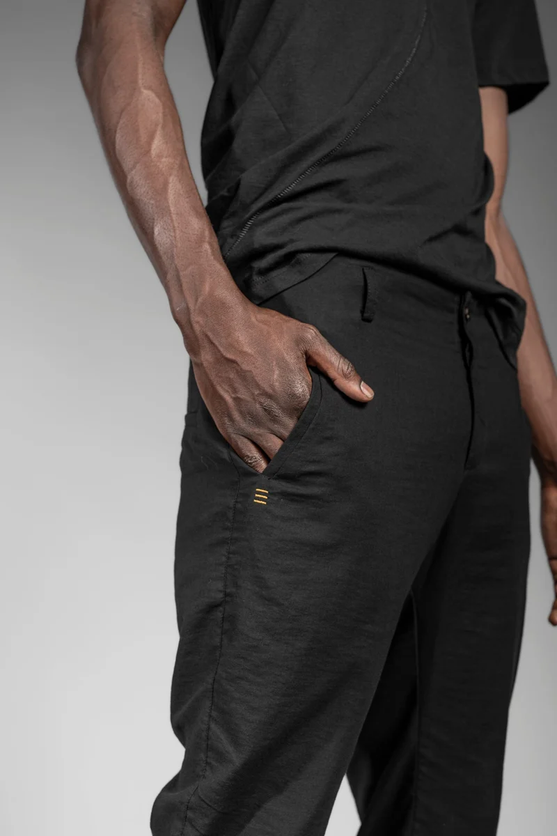 eigensinnig wien | Gropius | Leichte Designer Chino Hose für Herren in Schwarz