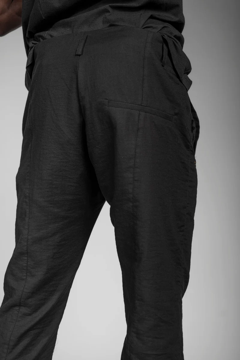 eigensinnig wien | Gropius | Leichte Designer Chino Hose für Herren in Schwarz
