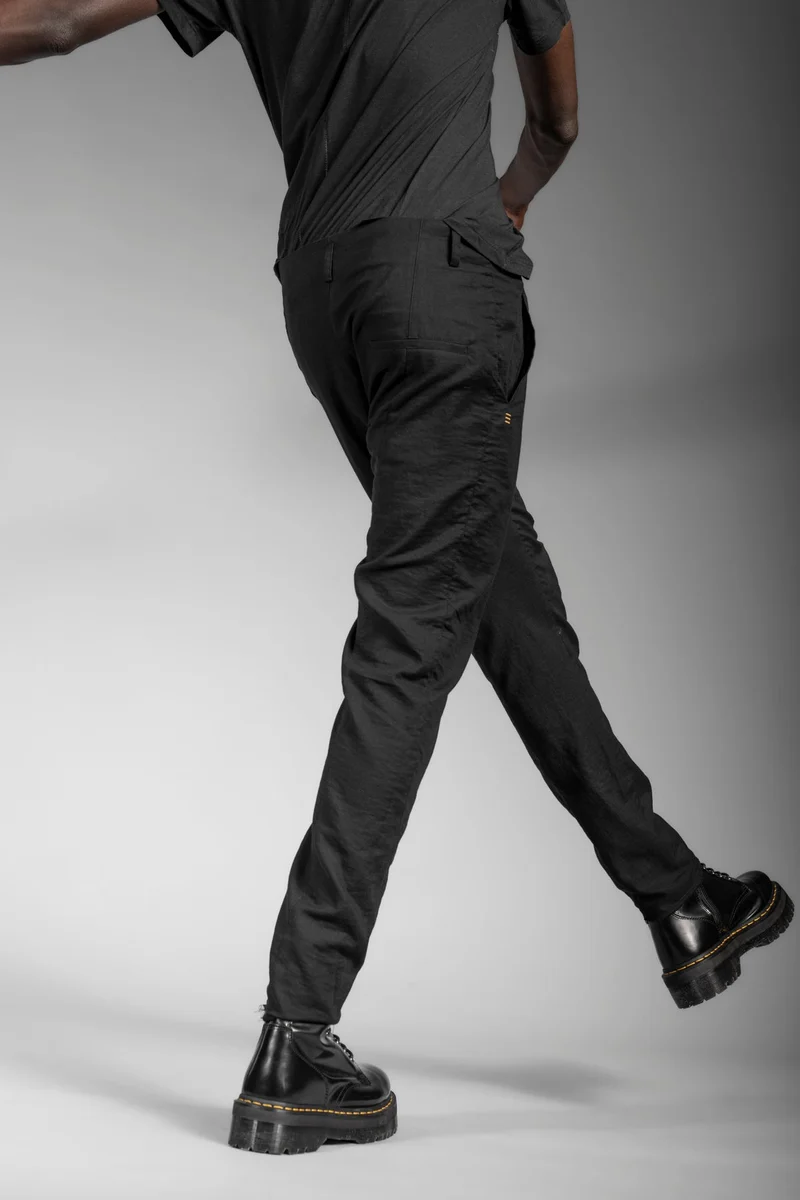eigensinnig wien | Gropius | Leichte Designer Chino Hose für Herren in Schwarz