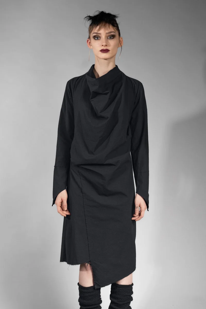 eigensinnig wien | Charleston | Asymmetrisches, schwarzes Kleid in außergewöhnlichem Design aus Seide