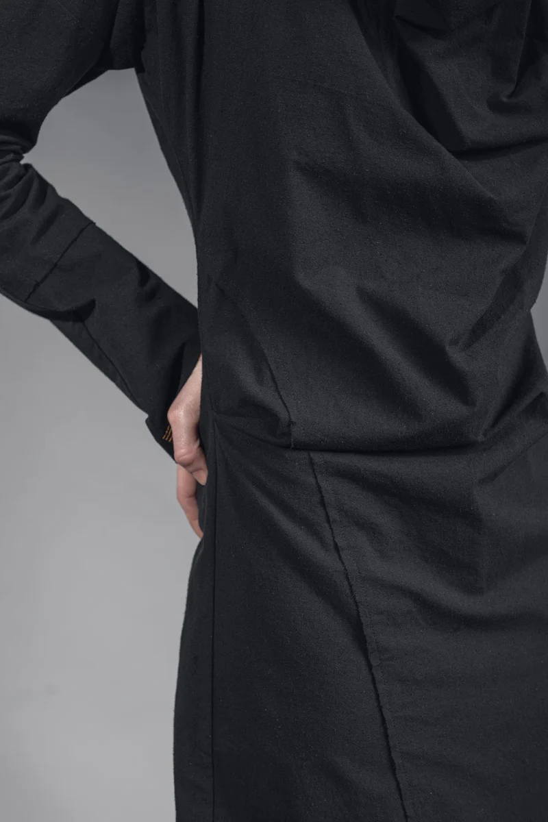 eigensinnig wien | Charleston | Asymmetrisches, schwarzes Kleid in außergewöhnlichem Design aus Seide